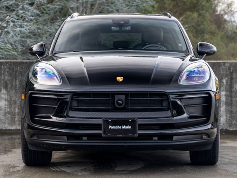 Certified 2025 Porsche Macan image 8
