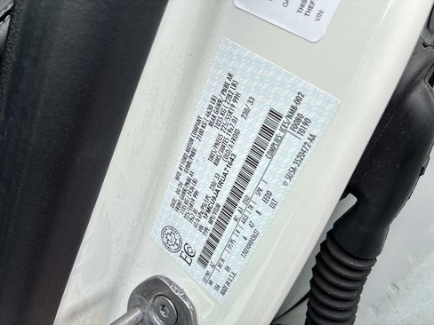 Certified 2024 Ford Escape Platinum AWD/4WD image 23