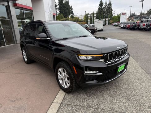 Used 2023 Jeep Grand Cherokee Limited AWD/4WD image 8