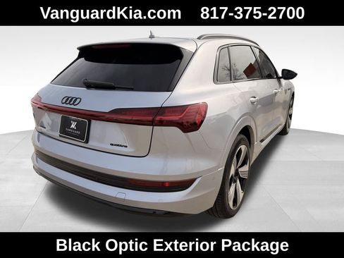 Used 2022 Audi e-tron Premium Plus image 4