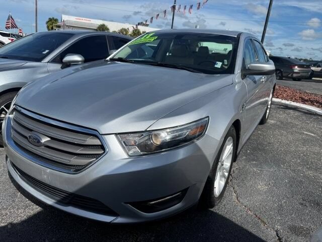 Used 2017 Ford Taurus SEL FWD image 3