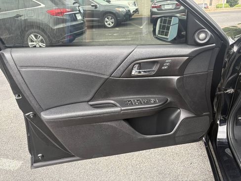 Used 2015 Honda Accord EX-L image 8