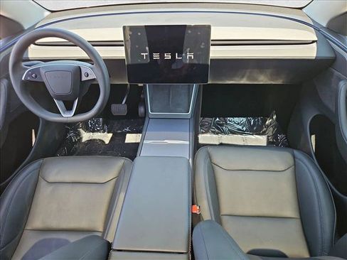 Used 2026 Tesla Model Y AWD image 24