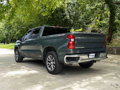 Used 2025 Chevrolet Silverado 1500 LT AWD/4WD image 6