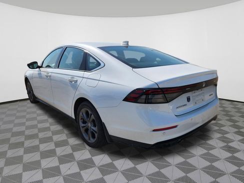 Used 2023 Honda Accord EX-L image 3