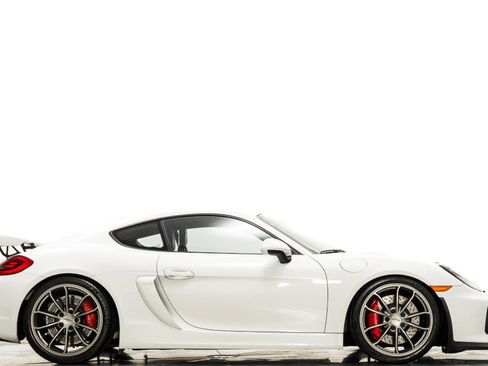 Used 2016 Porsche Cayman GT4 image 2
