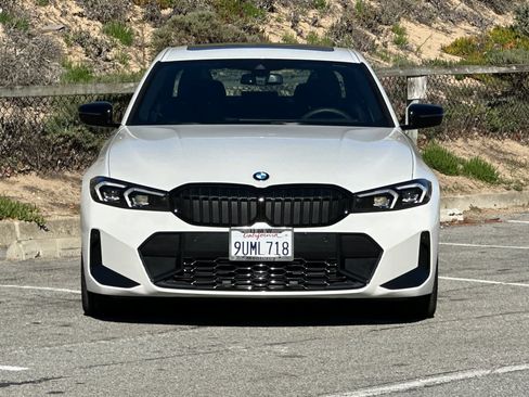 Used 2025 BMW 330i Sedan w/ M Sport Package image 10