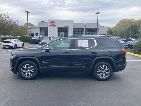 Used 2023 GMC Acadia SLT AWD/4WD image 2