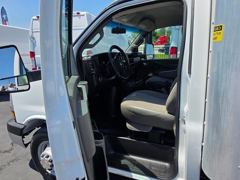 Used 2020 Chevrolet Express 3500 Extended w/ Power Convenience Package RWD image 15