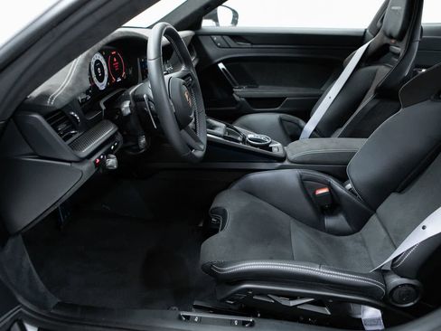 Used 2026 Porsche 911 GT3 RWD image 22