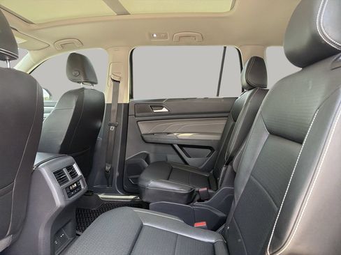 Used 2023 Volkswagen Atlas SEL R-Line AWD/4WD image 18