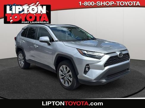 Used 2022 Toyota RAV4 XLE Premium FWD image 1