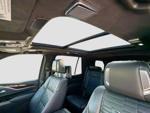 Used 2021 Cadillac Escalade Sport Platinum AWD/4WD image 23