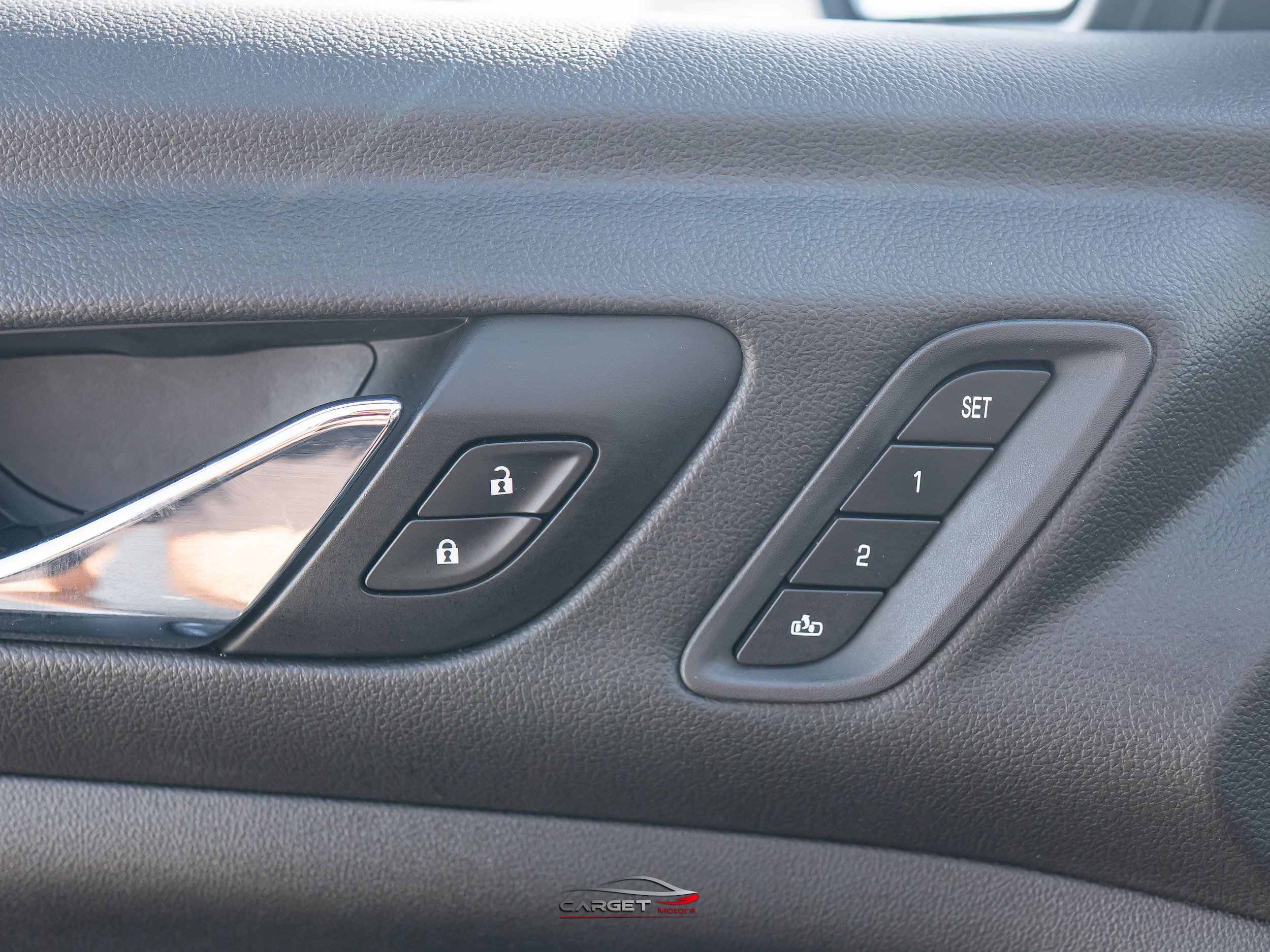 Used 2020 GMC Acadia Denali w/ Technology Package FWD image 43