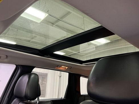 Used 2013 Jeep Grand Cherokee Limited w/ Luxury Group II image 18