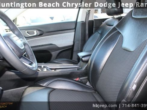 Used 2022 Jeep Compass Latitude image 34