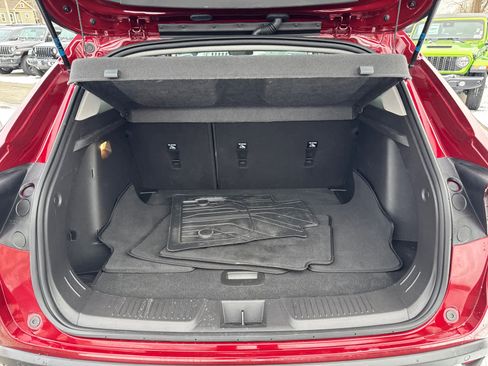 Used 2025 Chevrolet Trax LT w/ Driver Confidence Package image 37