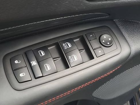 Used 2025 Dodge Durango R/T w/ Blacktop Package AWD/4WD image 17
