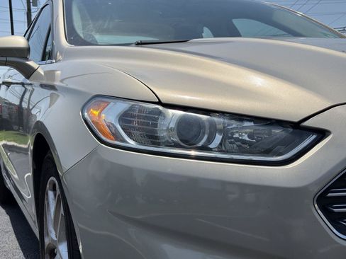 Used 2015 Ford Fusion SE FWD image 17