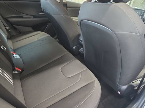 Used 2025 Hyundai Elantra Hybrid FWD image 12