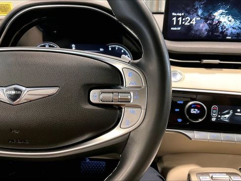 Used 2022 Genesis GV70 2.5T AWD/4WD image 13