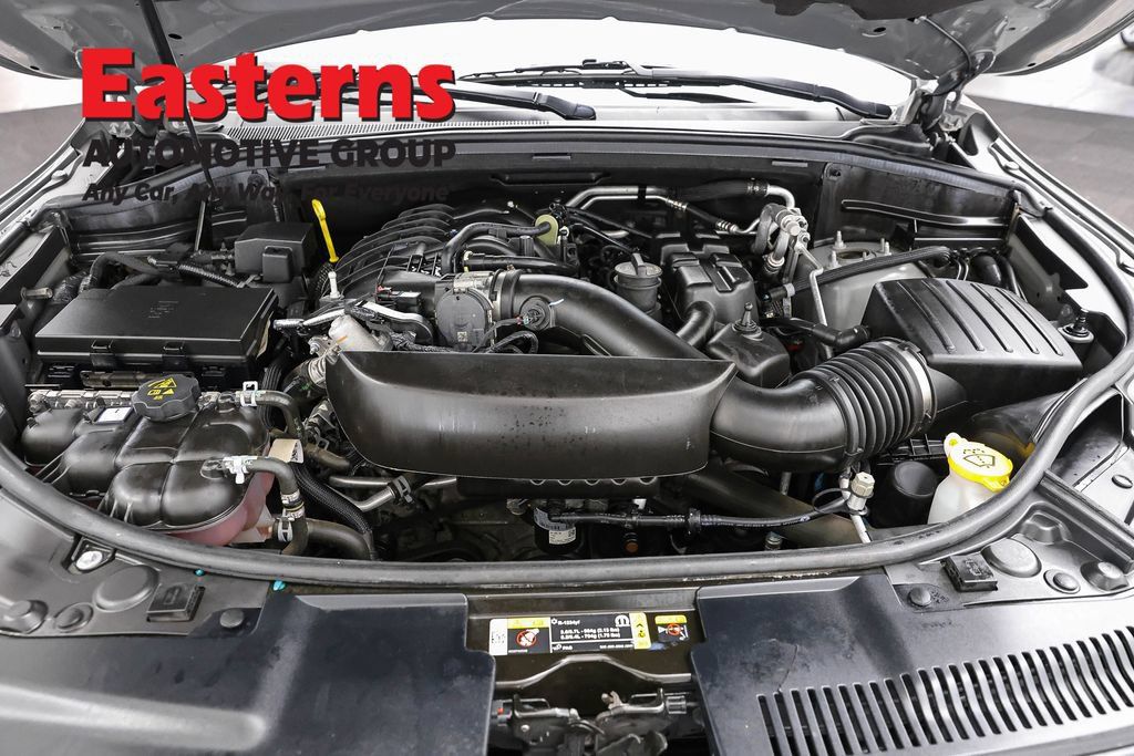 Used 2024 Dodge Durango GT RWD image 7