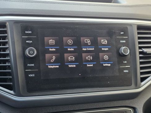 Used 2018 Volkswagen Atlas SE AWD/4WD image 17