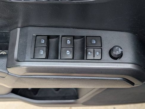 Used 2019 Toyota Tacoma TRD Off-Road w/ Technology Package AWD/4WD image 16