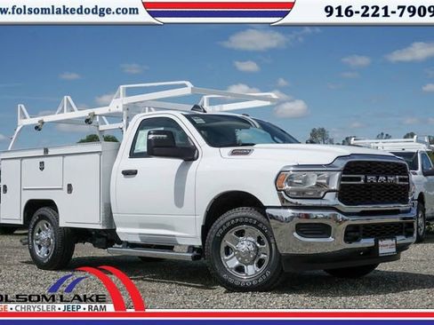 New 2024 RAM 2500 Tradesman w/ Chrome Appearance Group image 4