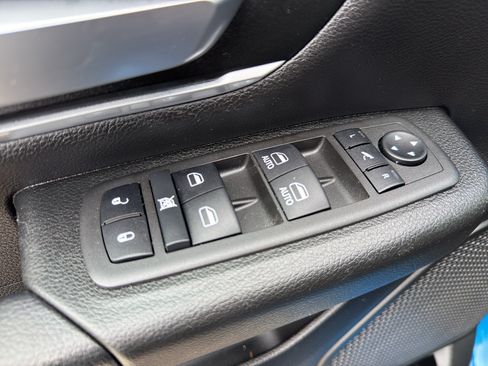 Used 2022 RAM 1500 Big Horn AWD/4WD image 13