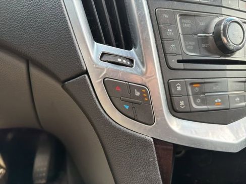 Used 2010 Cadillac SRX Luxury image 30