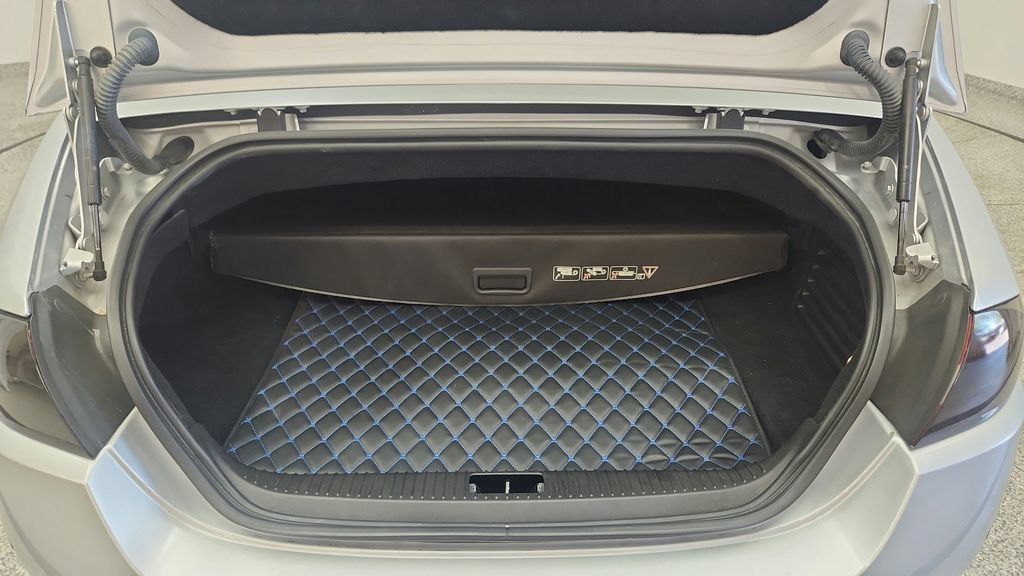 Used 2010 Jaguar XKR R RWD image 35