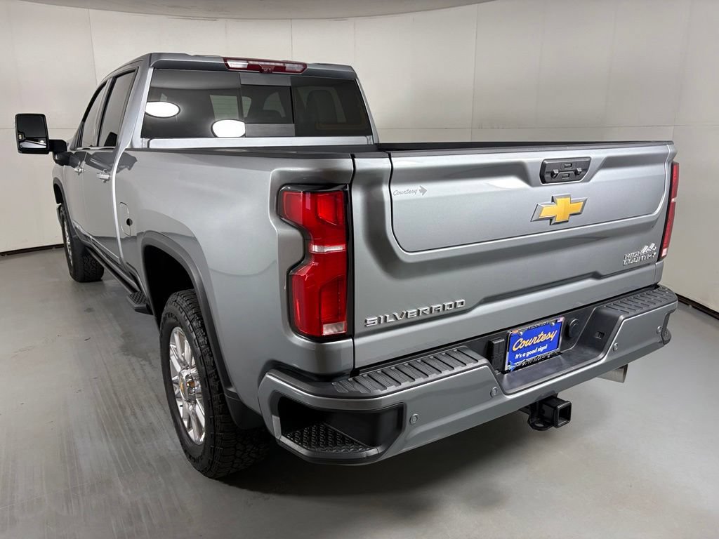 Used 2025 Chevrolet Silverado 2500 High Country w/ Technology Package AWD/4WD image 7