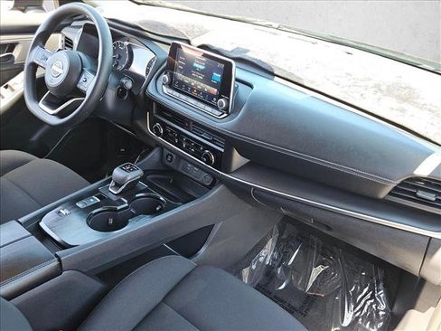 Used 2024 Nissan Rogue S FWD image 26