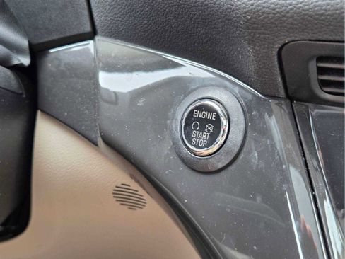 Used 2015 Ford Escape Titanium FWD image 29
