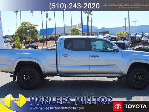 Used 2022 Toyota Tacoma SR5 RWD image 6