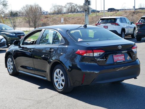 Used 2023 Toyota Corolla LE image 5