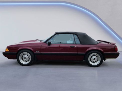 Used 1988 Ford Mustang LX RWD image 6