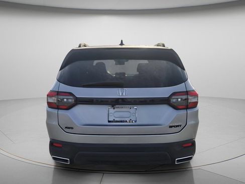 Certified 2025 Honda Pilot Sport image 6