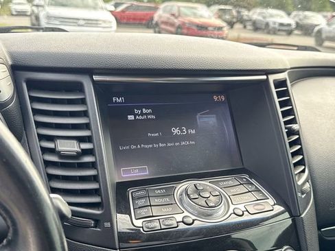 Used 2016 INFINITI QX70 AWD w/ Premium Package image 19