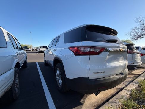 Used 2021 Chevrolet Traverse LS image 4