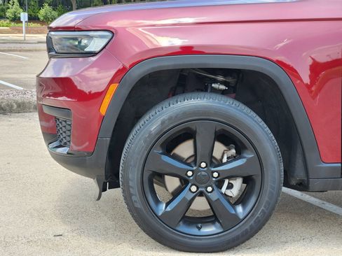 Used 2023 Jeep Grand Cherokee L Laredo AWD/4WD image 8