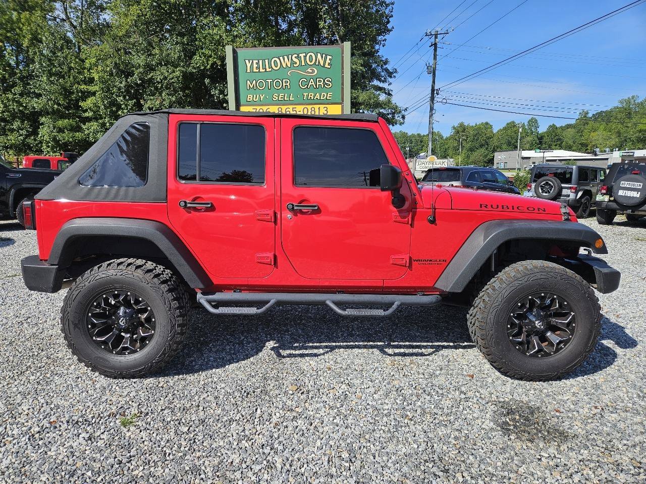 Used 2016 Jeep Wrangler Unlimited Rubicon w/ Connectivity Group AWD/4WD image 2