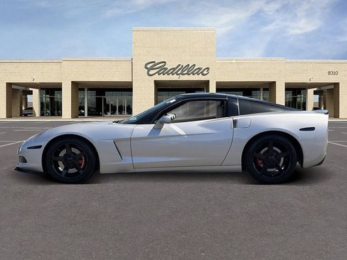 Used 2005 Chevrolet Corvette Coupe w/ Preferred Equipment Group RWD image 8
