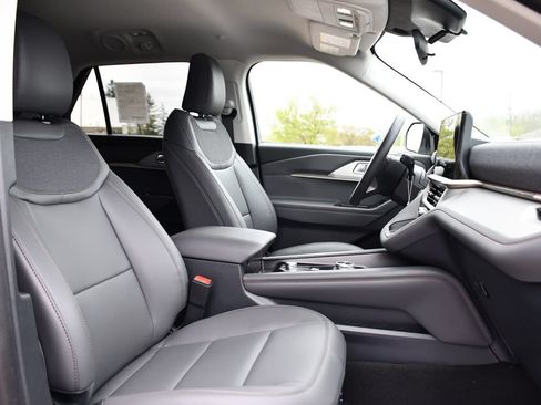 Used 2026 Ford Explorer Active w/ Active Comfort Package AWD/4WD image 16