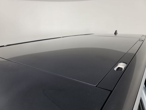 Used 2024 Rivian R1S Adventure AWD/4WD image 13