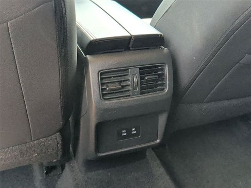 Used 2024 Nissan Rogue SV FWD image 28