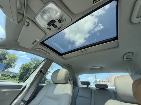 Used 2006 Mercedes-Benz C 230 Sedan w/ Sunroof Pkg image 26