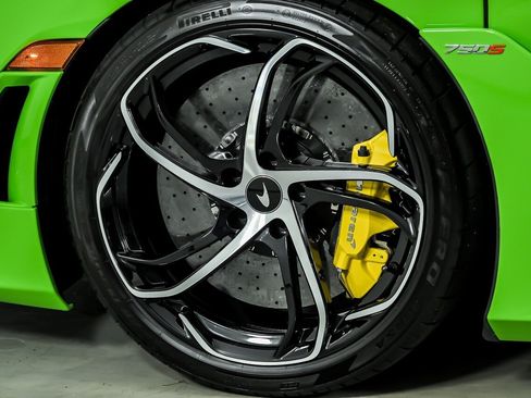 Used 2024 McLaren 750S Spider RWD image 9