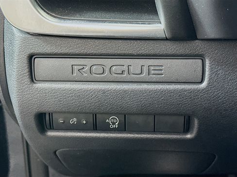 Used 2023 Nissan Rogue S AWD/4WD image 16